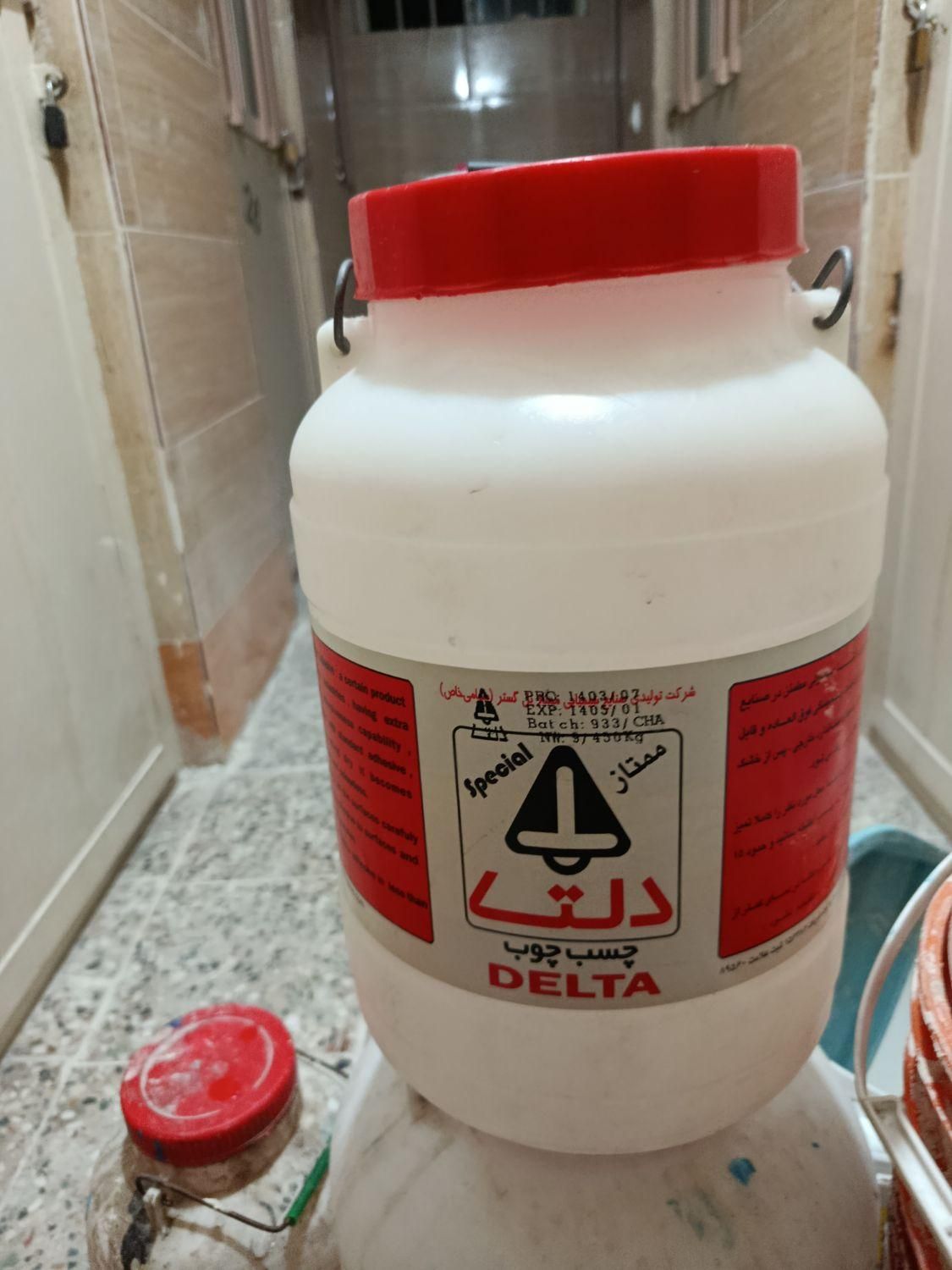 دبه ده لیتری چسب چوب|ظروف نگهدارنده، پلاستیکی، یک‌بارمصرف|دزفول, |دیوار