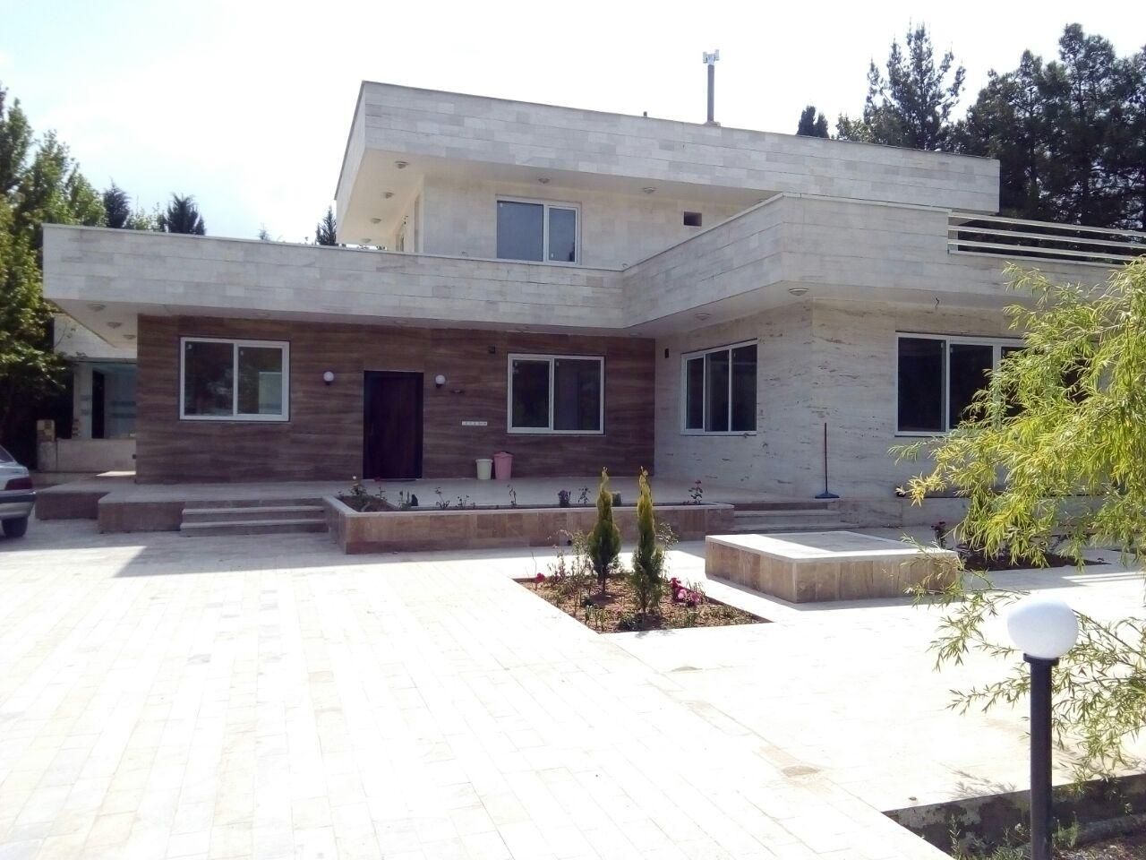 باغ ویلا  لوکس با استخر سر پوشیده و وسایل بازی|اجارهٔ کوتاه‌مدت ویلا و باغ|شیراز, گویم|دیوار