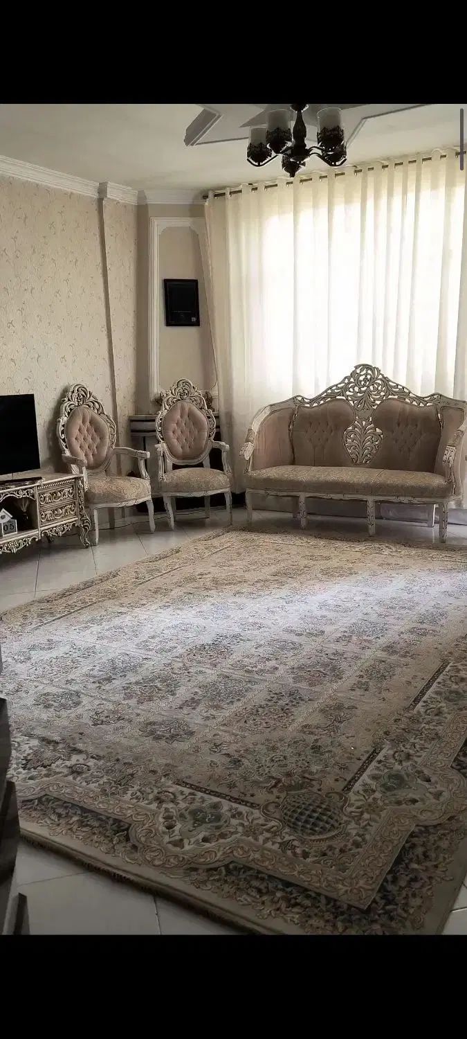 مبل سلطنتی سالم و شیک با قیمت عالی|مبلمان خانگی و میز عسلی|مشهد, فرهنگیان (شهرک غرب)|دیوار