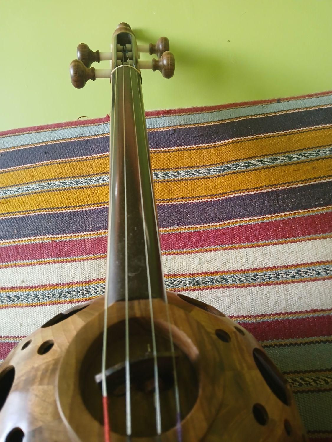 کمانچه تارهو|سازهای سنتی|تبریز, |دیوار