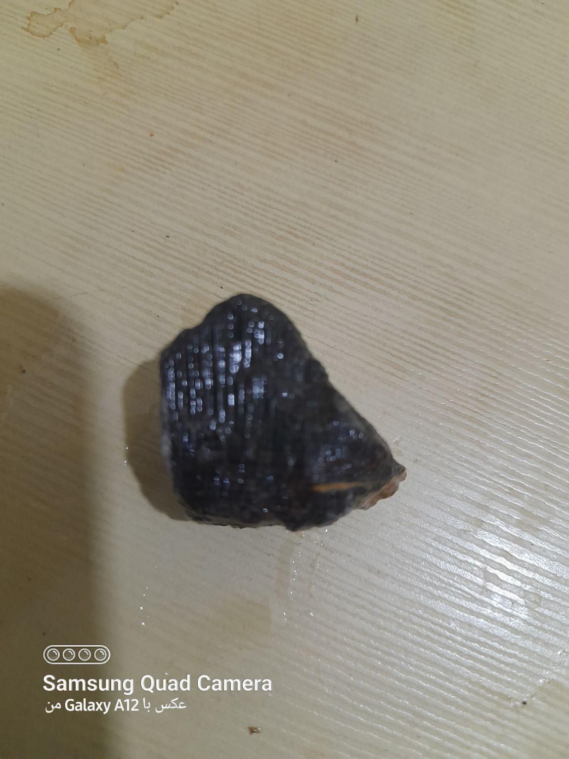 تورمالین سیاه|جواهرات|بجنورد, |دیوار