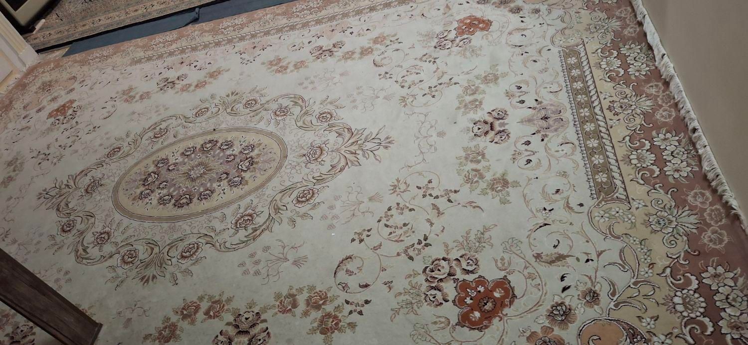 فرش ۱۲ متری|فرش|دماوند, دماوند|دیوار