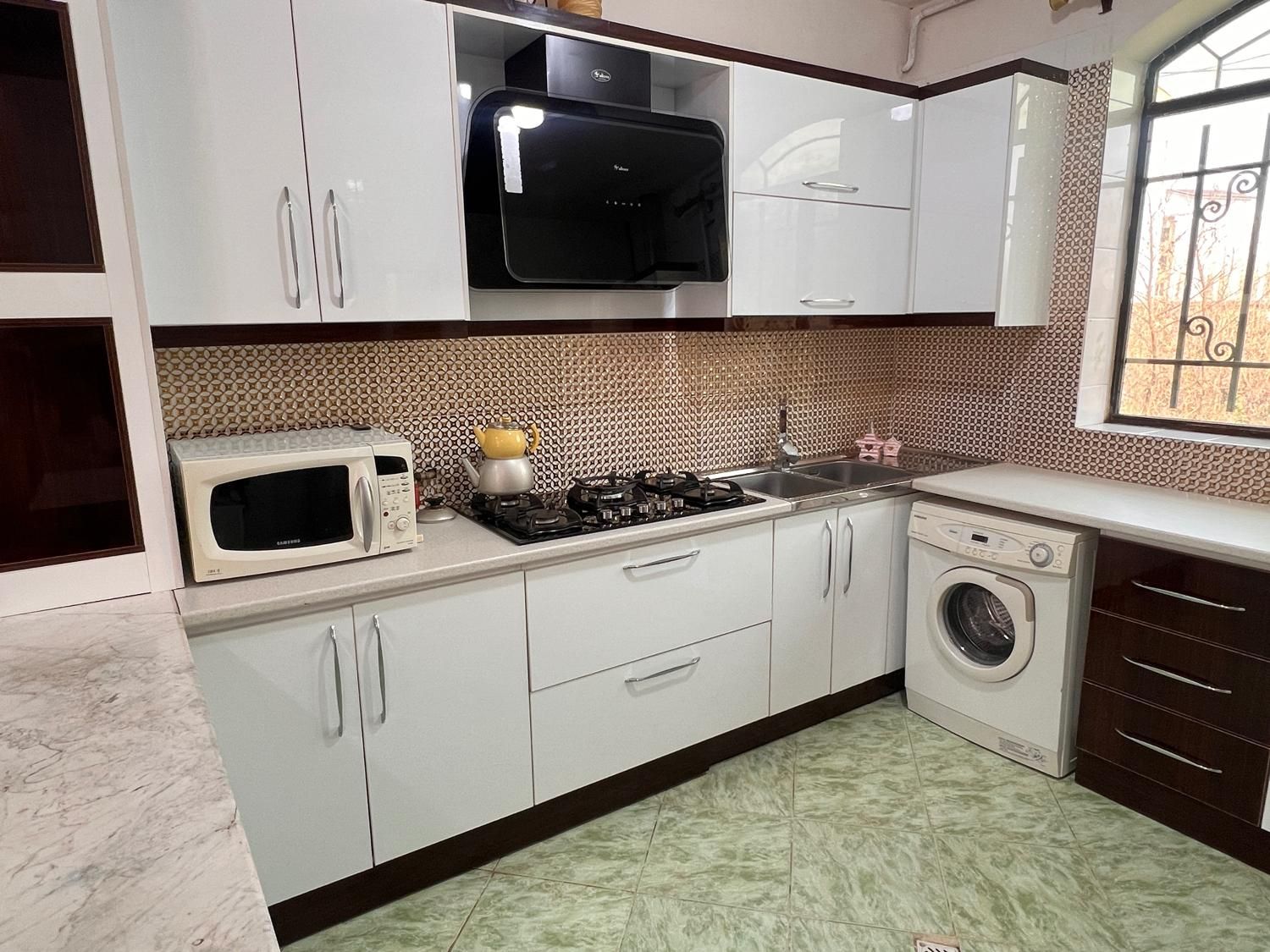 خانه ویلایی دوبلکس حیاط دار|اجارهٔ کوتاه‌مدت آپارتمان و سوئیت|رودسر, |دیوار