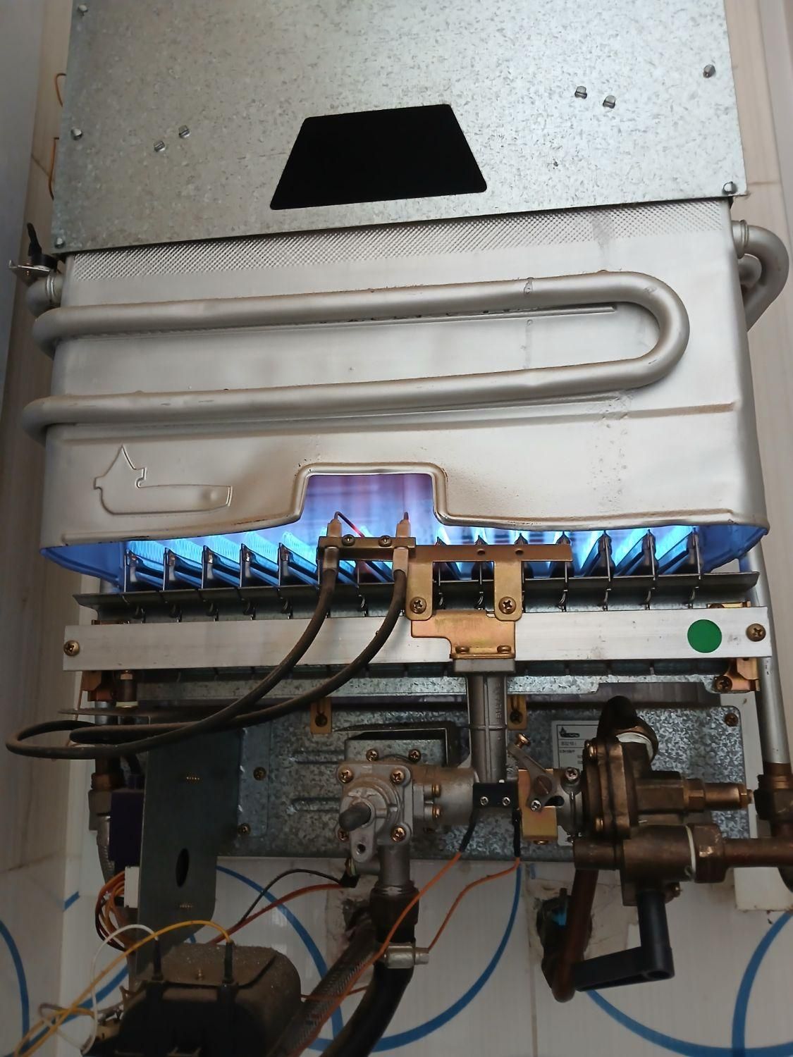 تعمیرات آبگرمکن بوتان آبگرمکن مخزنی با بخاری گازی|خدمات پیشه و مهارت|یزد, |دیوار