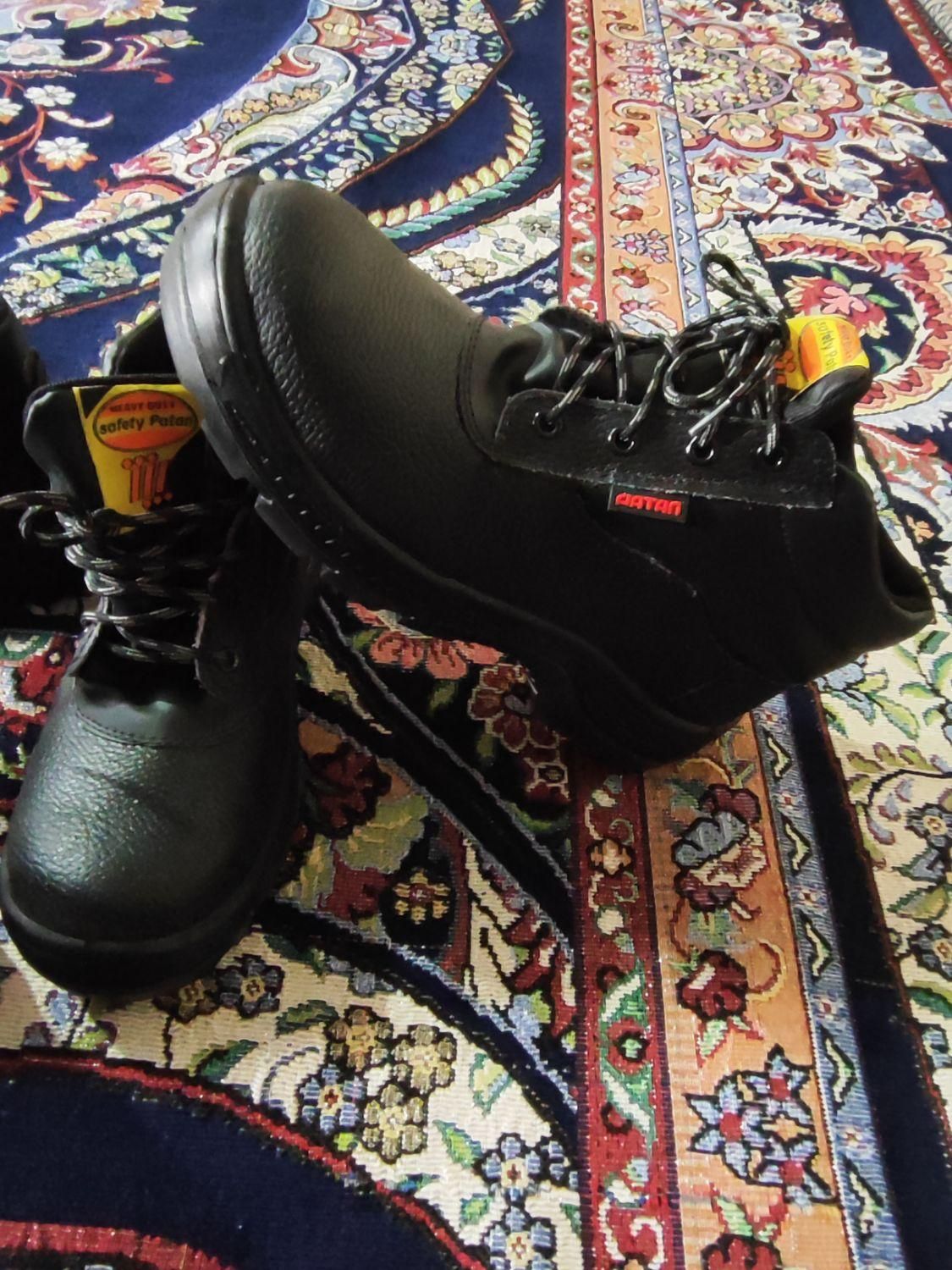 کفش ایمنی کار|کیف، کفش، کمربند|بروجرد, |دیوار