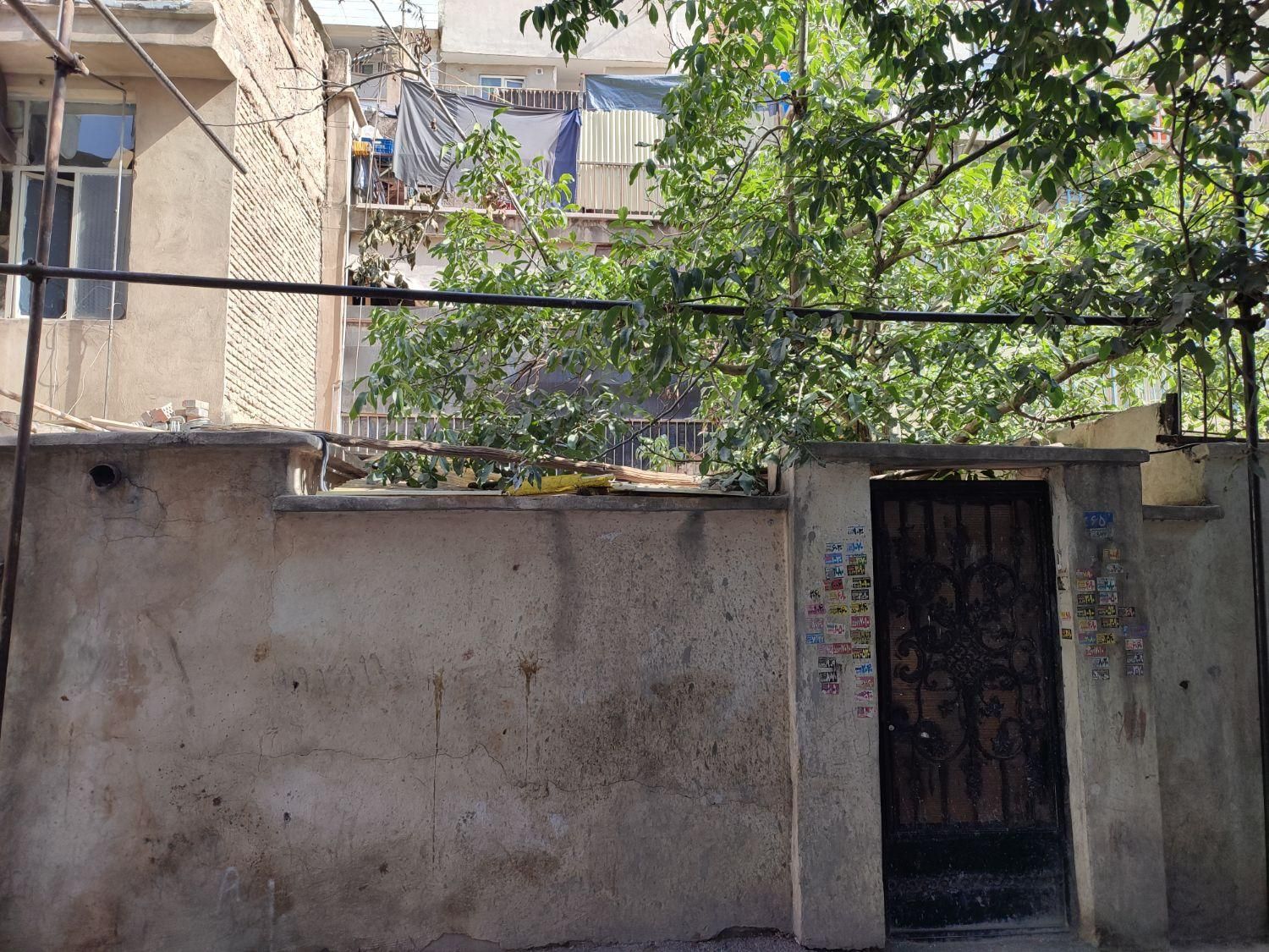 خانه ۳ طبقه دربستی