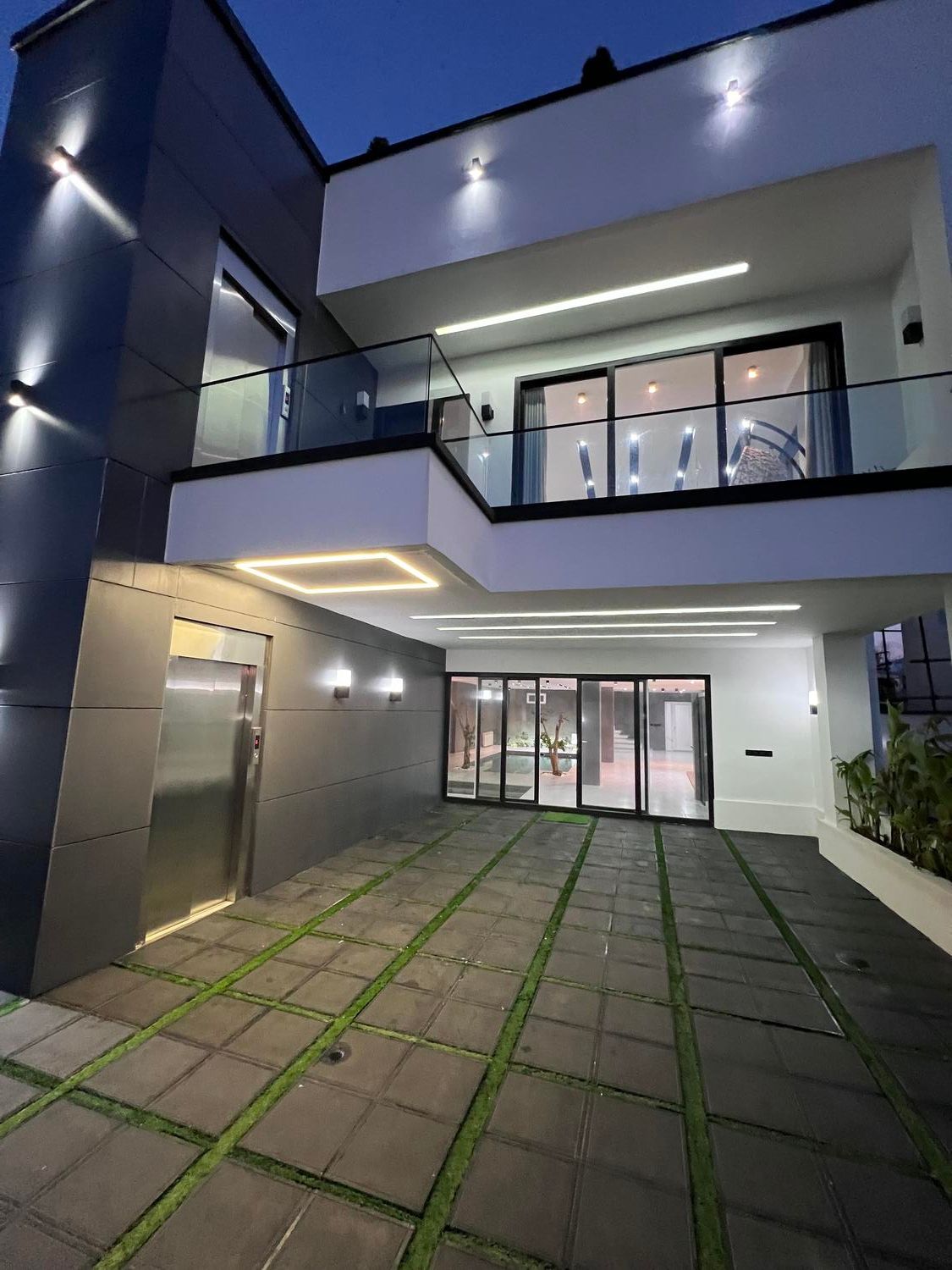 اجاره روزانه ویلا مدرن استخر دار ۳خوابه|اجارهٔ کوتاه‌مدت ویلا و باغ|رامسر, |دیوار