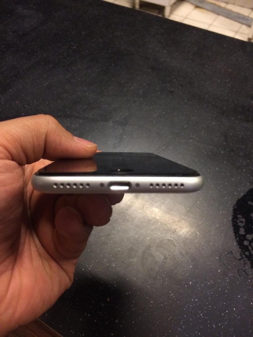 اپل iPhone SE (2020) با حافظهٔ ۱۲۸ گیگابایت|موبایل|شاهین‌شهر, خانه کارگر|دیوار