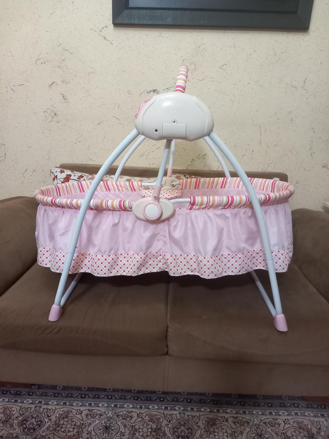 گهواره نوزاد|تخت و صندلی بچه|تهران, نارمک جنوبی|دیوار