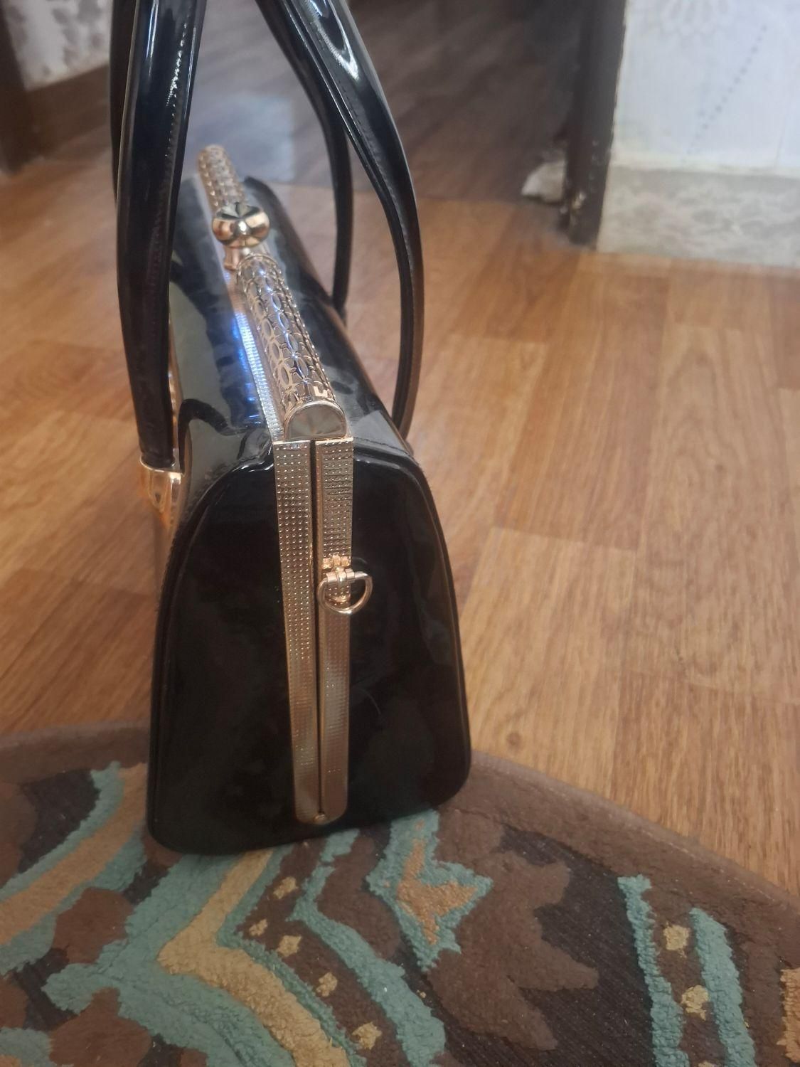 کیف مجلسی|کیف، کفش، کمربند|ساری, |دیوار