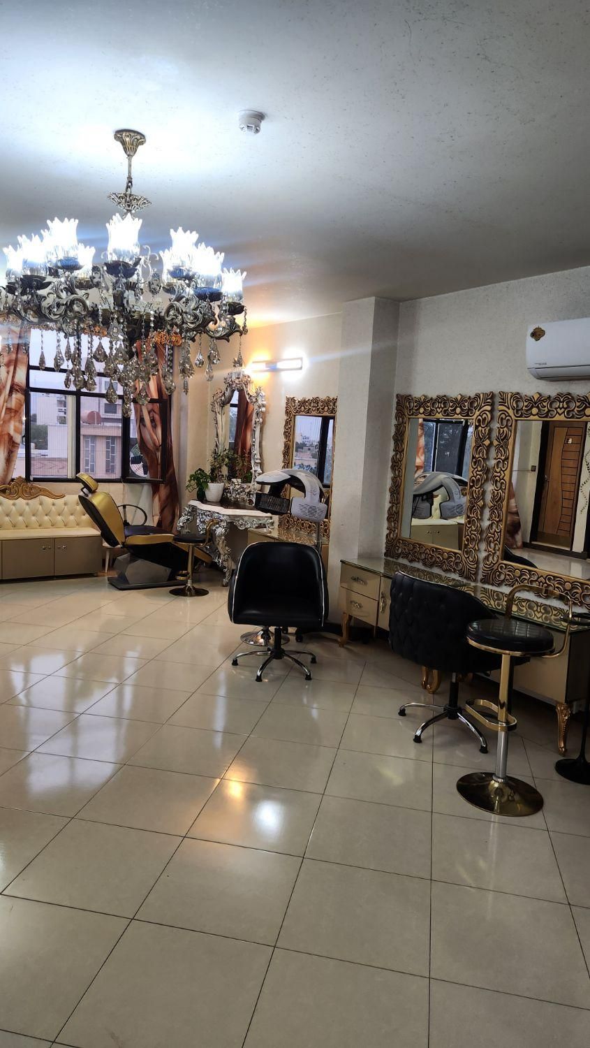 اجاره صندلی اتاق تخت آرایشگری مخابرات شاهینشهر|اجارهٔ دفتر کار، اتاق اداری، مطب|شاهین‌شهر, مخابرات (شهید بهشتی)|دیوار