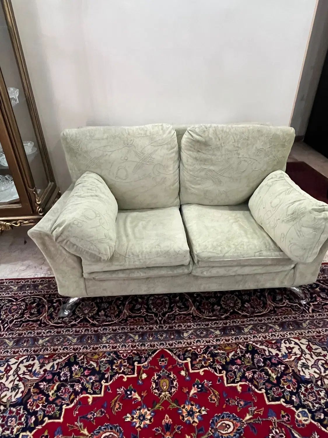 مبل راحتی شش نفره کارکرده ولی قابل استفاده|مبلمان خانگی و میز عسلی|تهران, حافظیه|دیوار