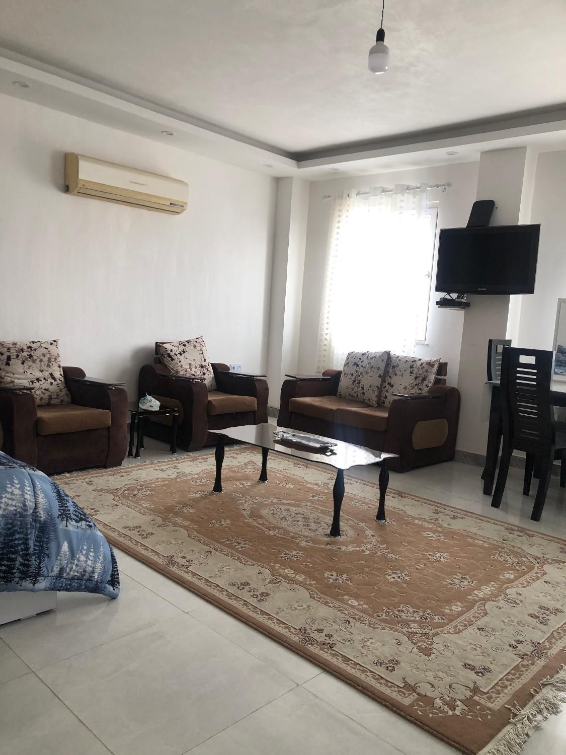 اپارتمان نوساز|اجارهٔ کوتاه‌مدت آپارتمان و سوئیت|رشت, پیرکلاچای|دیوار
