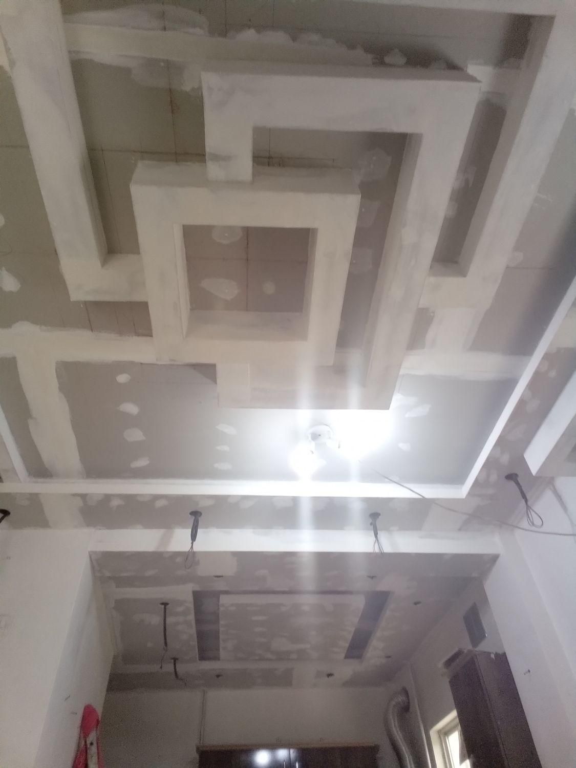 نقاشی و عایق کاری تضمینی ضد رطوبت|خدمات پیشه و مهارت|رشت, منظریه|دیوار