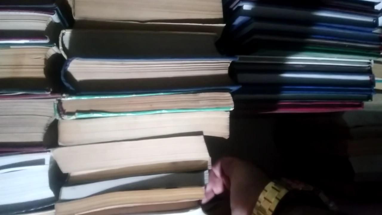 به تعداد ۵۰۰ عدد کتاب‌های بسیار قدیمی|کتاب و مجله تاریخی|کرج, باغستان|دیوار
