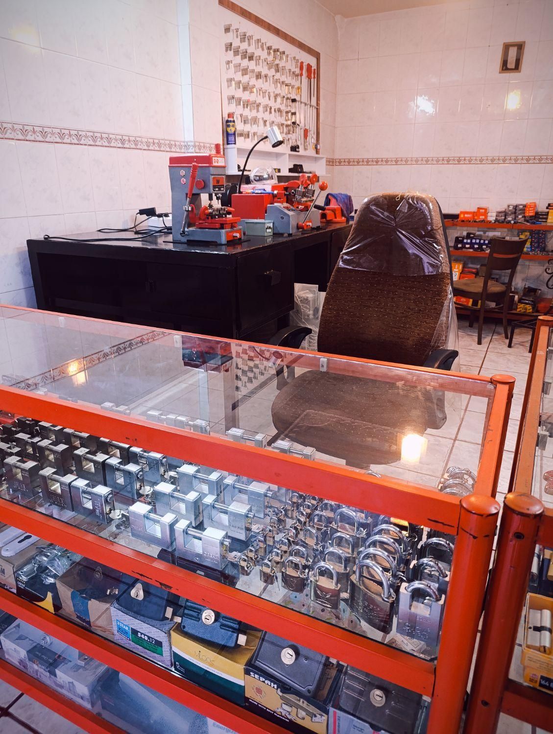 کلیدسازی دانش بازکردن درب و قفل|خدمات پیشه و مهارت|شیراز, شهرک استقلال|دیوار