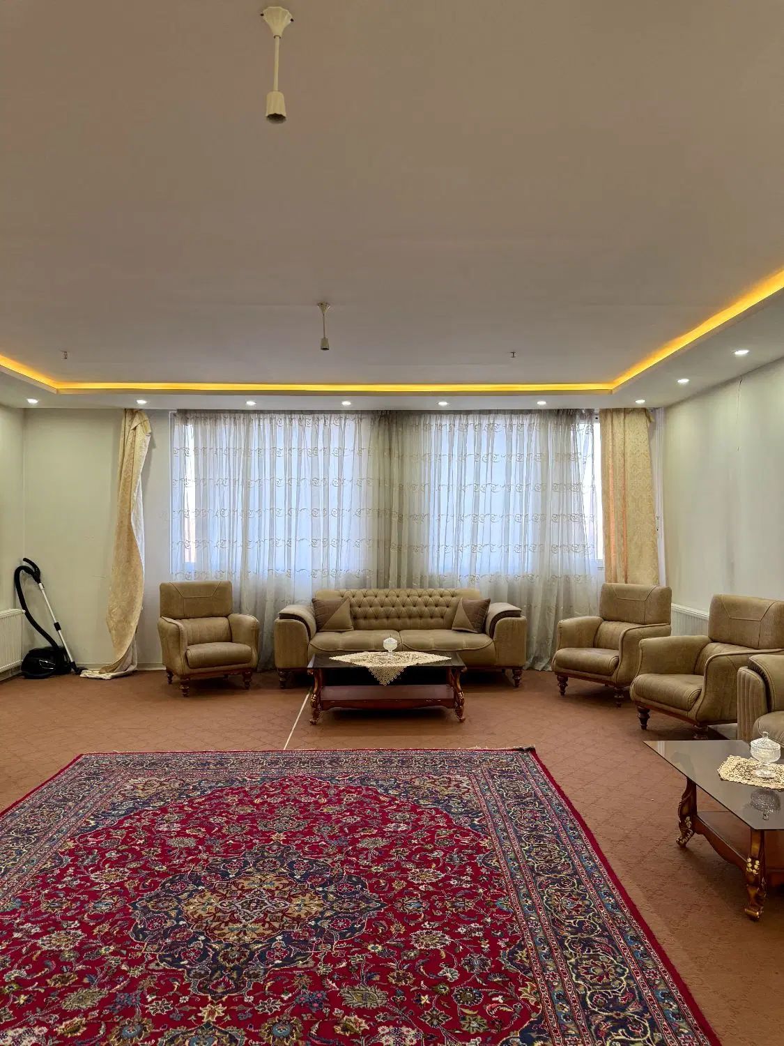 آپارتمان ۲۰۰متری/نوساز/قیمت استثنایی/پروین اعتصامی|فروش آپارتمان|مشهد, کوی پلیس|دیوار