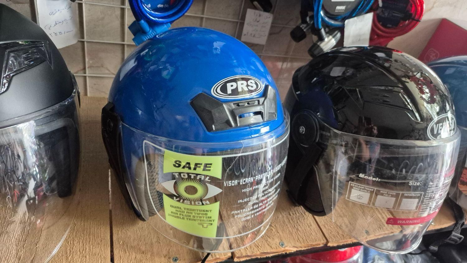 کلاه کاسکت ایمنی موتور/چادر/قفل/روغن موتور/مصرفی|قطعات یدکی و لوازم جانبی|رشت, پاستوریزه|دیوار