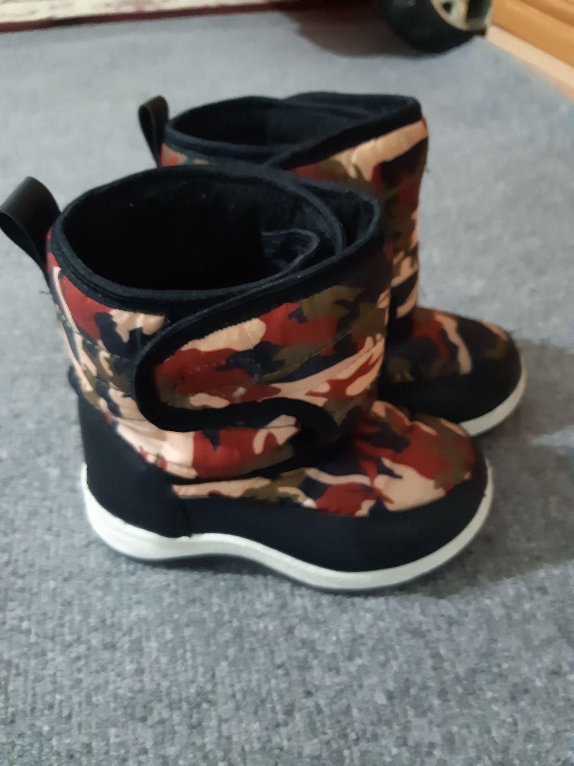 کفش صندل وبوت بچگانه|کیف، کفش، کمربند|بندر انزلی, لاله|دیوار