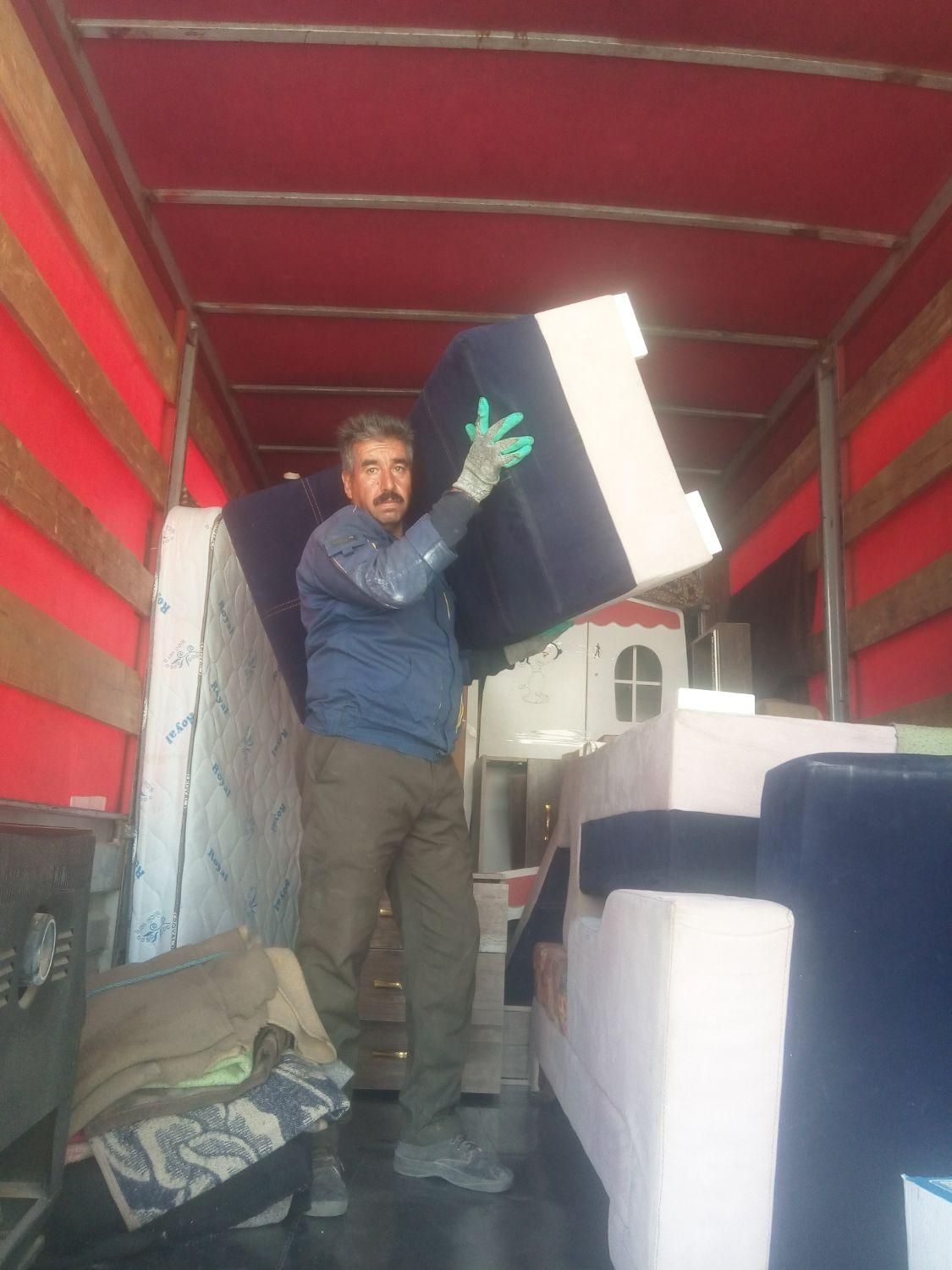 کارگر حمل بار و اثاثیه منزل|خدمات حمل و نقل|بروجن, |دیوار