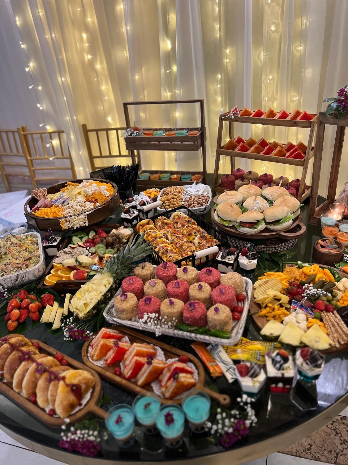 سفارش انواع فینگرفود مجلسی و پذیرایی VIP|خدمات پذیرایی، مراسم|مشهد, شهرک رازی (شهرک غرب)|دیوار