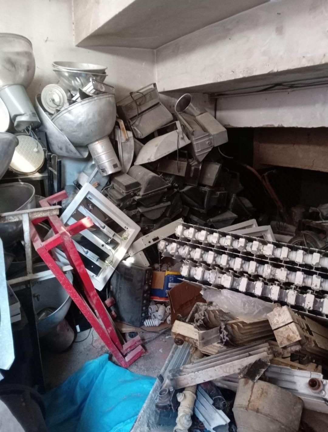 خرید و فروش لوازم خراب سالم اداره جات کلی جزی|عمدهفروشی|مشهد, جنت|دیوار