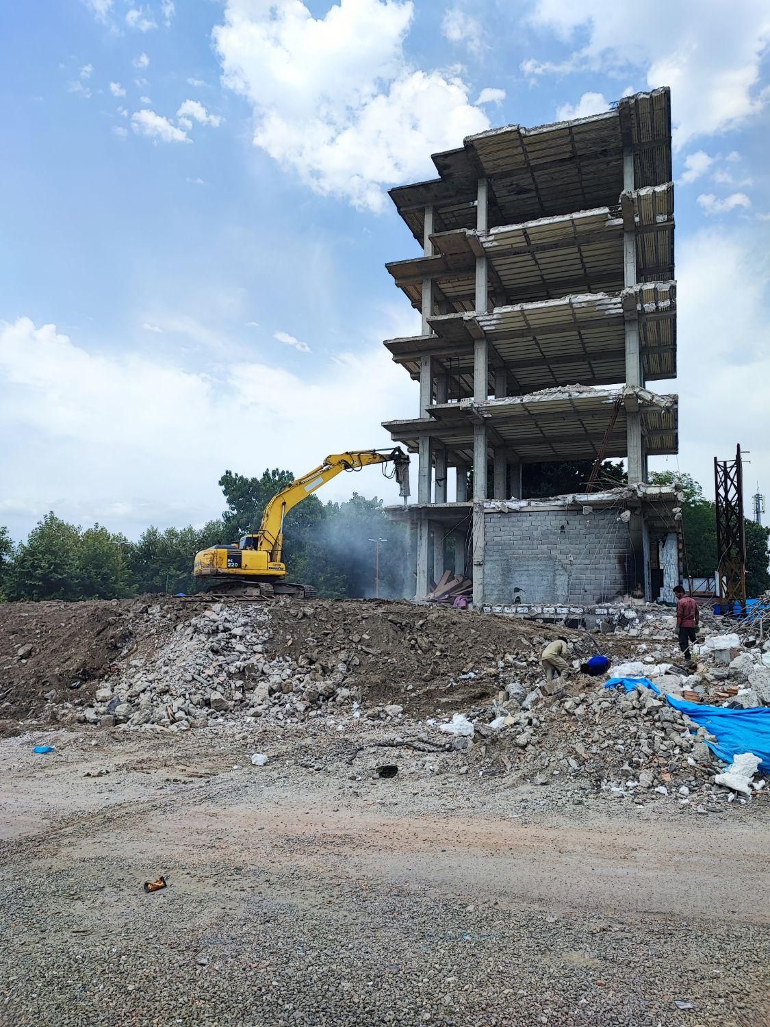 اجاره بیل مکانیکی (تخریب،خاکبرداری)|خدمات پیشه و مهارت|آمل, |دیوار