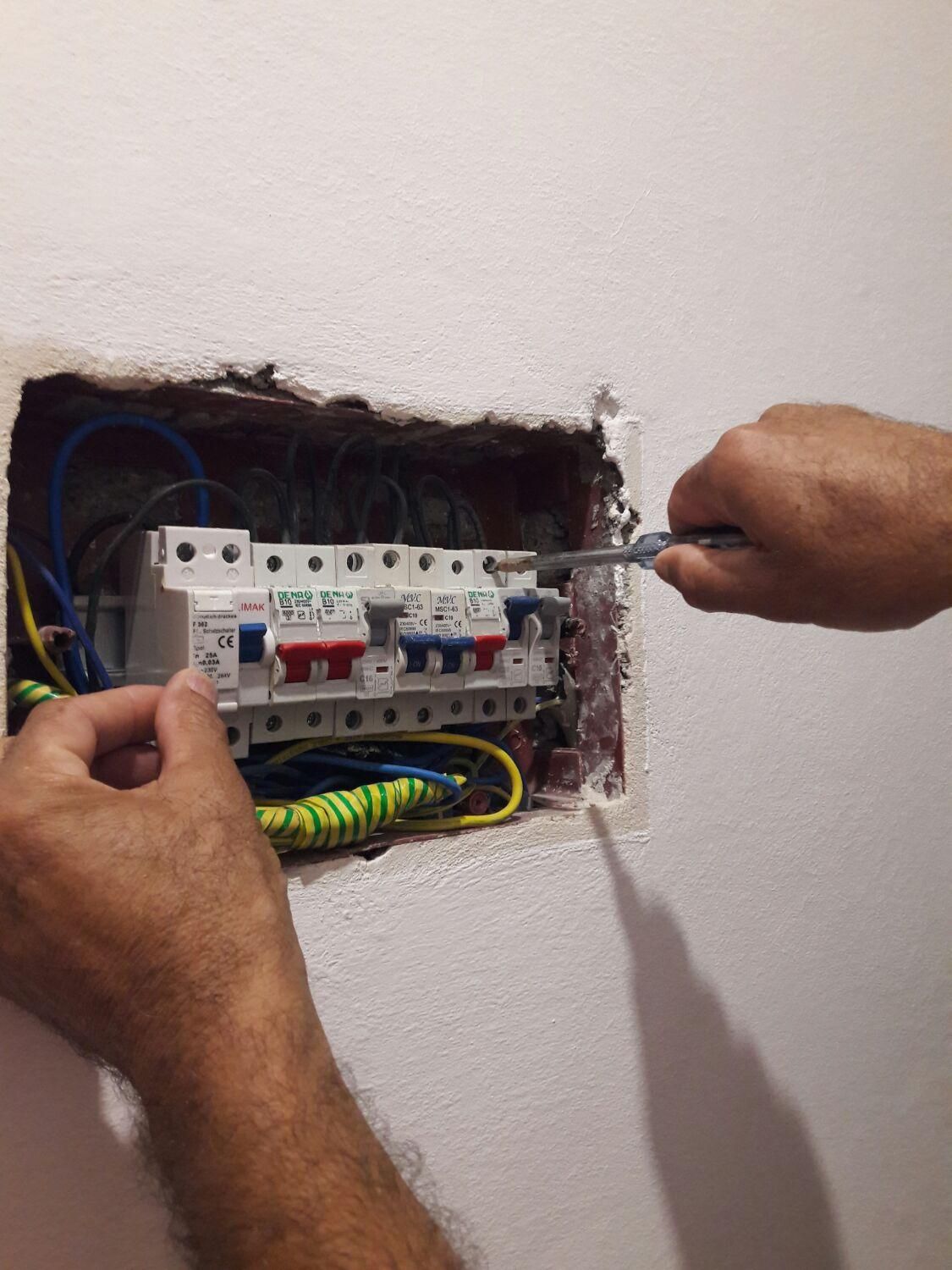 برقکار برقکشی ساختمان و رفع اتصالی، چمستان و نور|خدمات پیشه و مهارت|چمستان, |دیوار