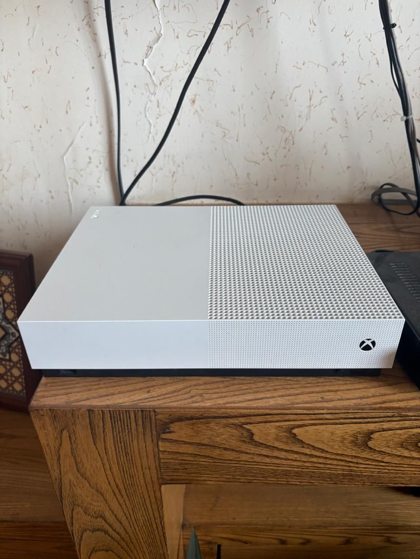 Xbox one s وان اس|کنسول، بازی ویدئویی و آنلاین|اصفهان, طامه|دیوار