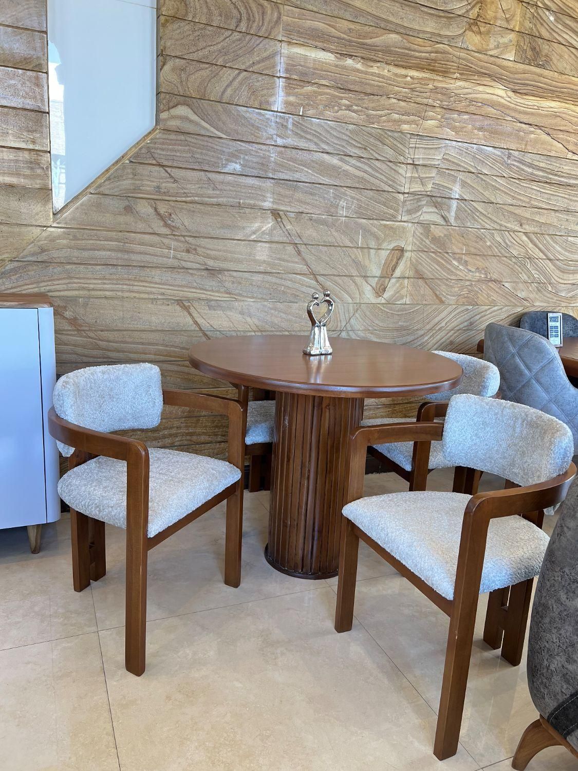 غذاخوری شنل-سرای آرا|میز و صندلی غذاخوری|یزد, |دیوار