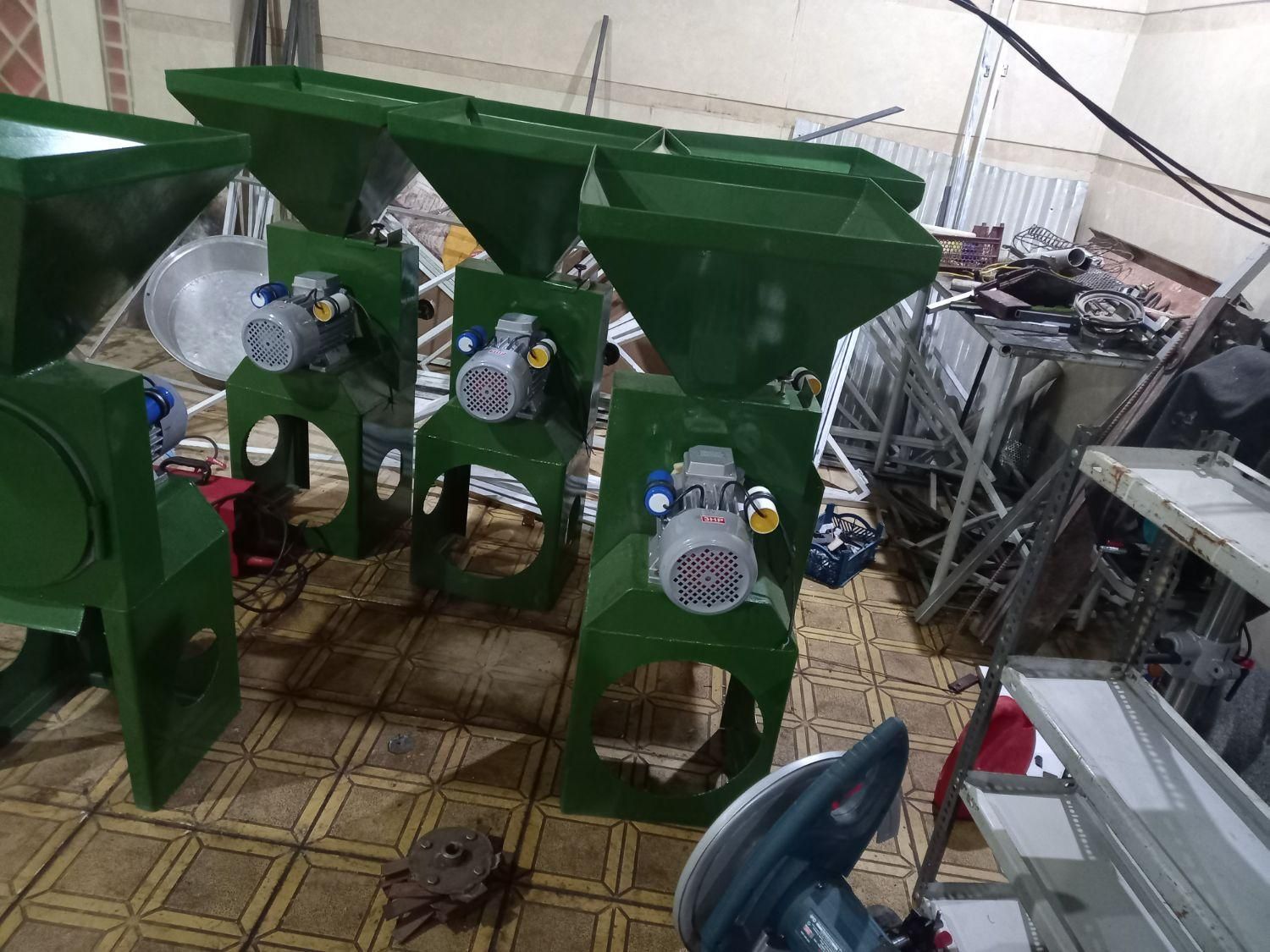 تیغه متحرک|خردکن، آسیاب، غذاساز|قروه, |دیوار