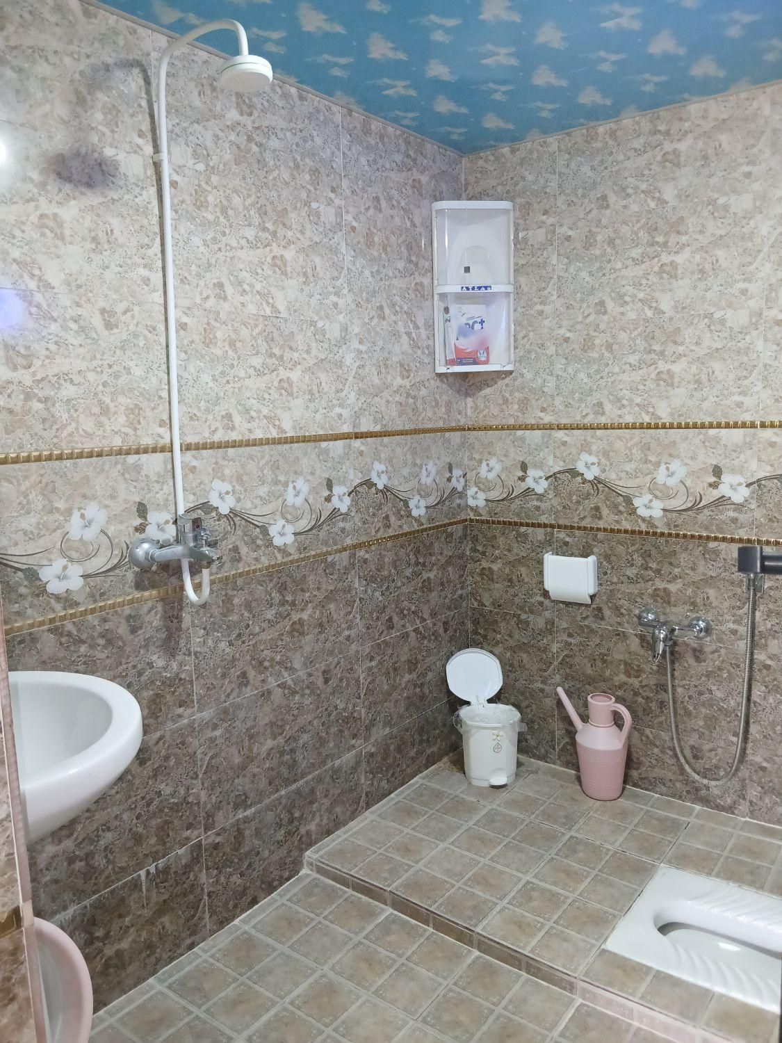 ساختمان اجاره ای روستای محرمان|اجارهٔ کوتاهمدت آپارتمان و سوئیت|احمدسرگوراب, |دیوار