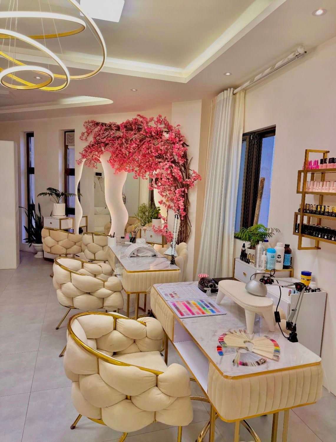 اجاره لاین در سالن و آموزشگاه زیبایی بلوار قلیپور|خدمات آرایشگری و زیبایی|رشت, آزادگان|دیوار