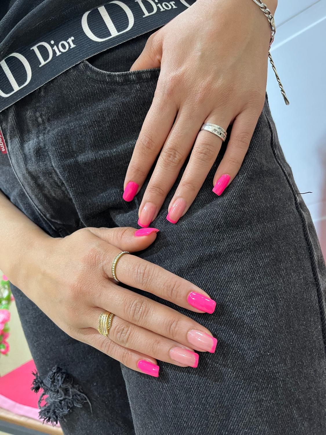 ارائه خدمات ناخن وآموزش پدیکور کوتاهی وموخوره گیری|خدمات آرایشگری و زیبایی|اهواز, فاز ۲ پادادشهر|دیوار