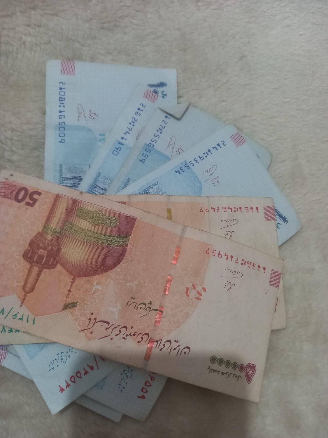 چندعدد اسگناس باامضاقرمز مرحمتی به فروش میرسد|کلکسیون سکه، تمبر، اسکناس|گلستان (تهران), |دیوار