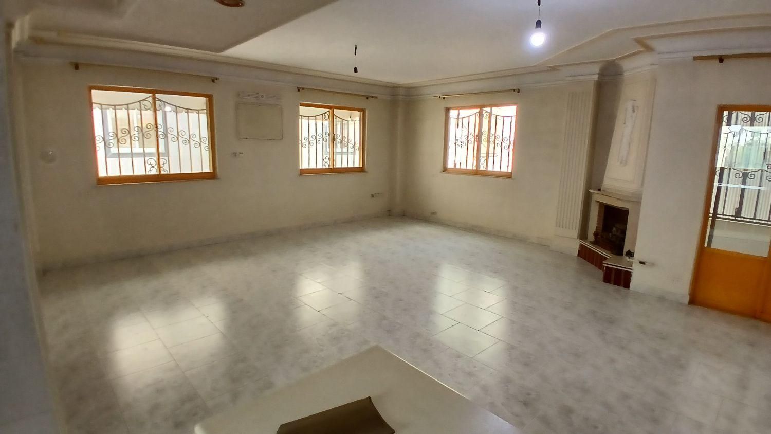 تک واحدی۹۳متری ارزنده/پارکینگ اختصاصی/رشتیان|فروش آپارتمان|رشت, رشتیان|دیوار