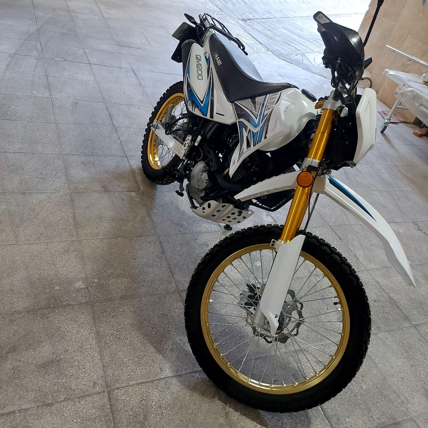 تریل نامی ۲۰۰ مدل ۱۴۰۳|موتورسیکلت|پرند, فاز ۳|دیوار