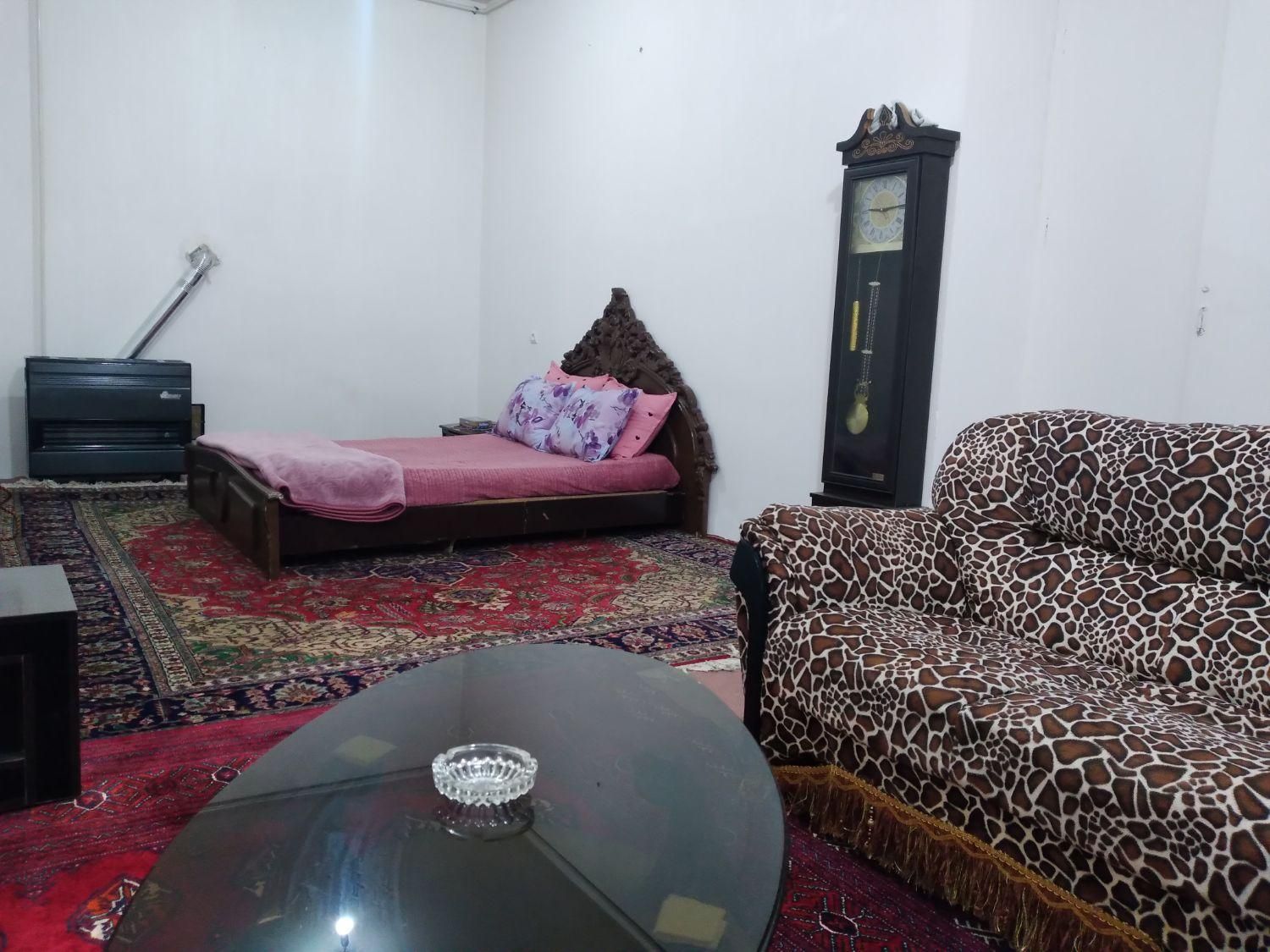 دو خواب .ویلایی .حیاط دربست .در قلب شهر .|اجارهٔ کوتاه‌مدت آپارتمان و سوئیت|گنبد کاووس, |دیوار