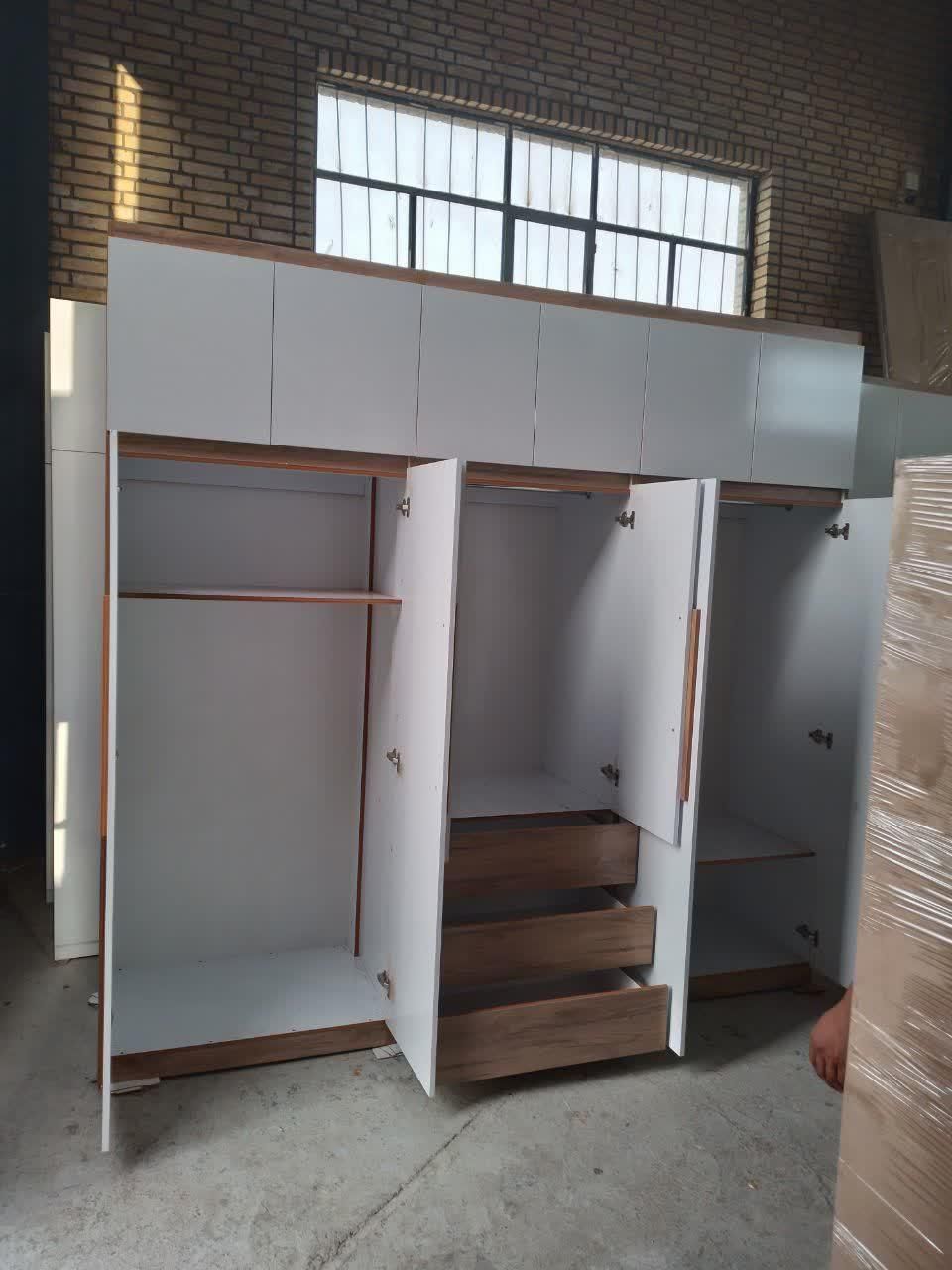 کمد دیواری کمددیواری دستگیره چوبی کمددیواری دو رنگ|جاکفشی، کمد، دراور|تهران, حکیمیه|دیوار