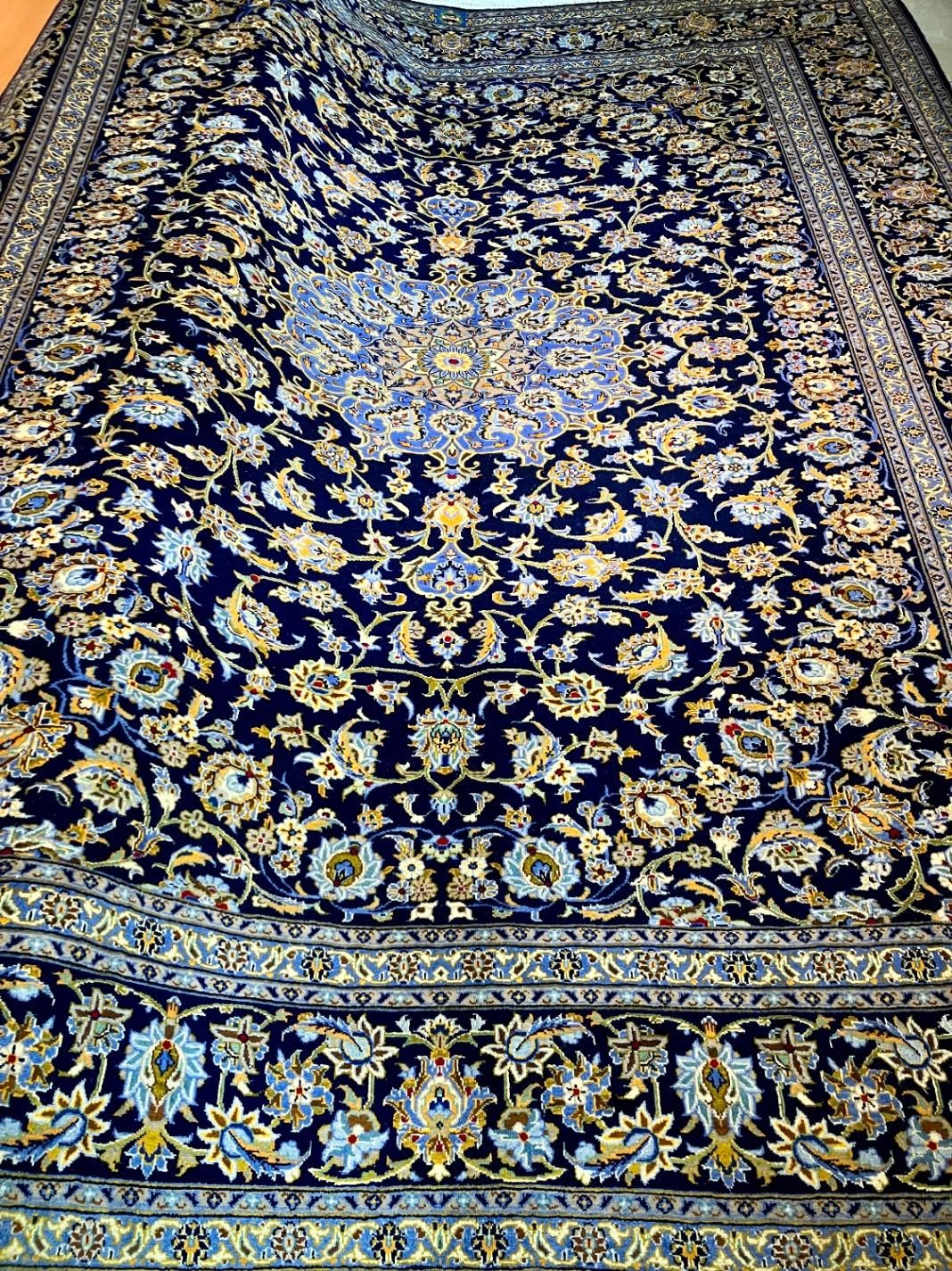 فرش دستباف ۱۲ متری کاشان سرمه ای دستبافت|فرش|تهران, مولوی|دیوار