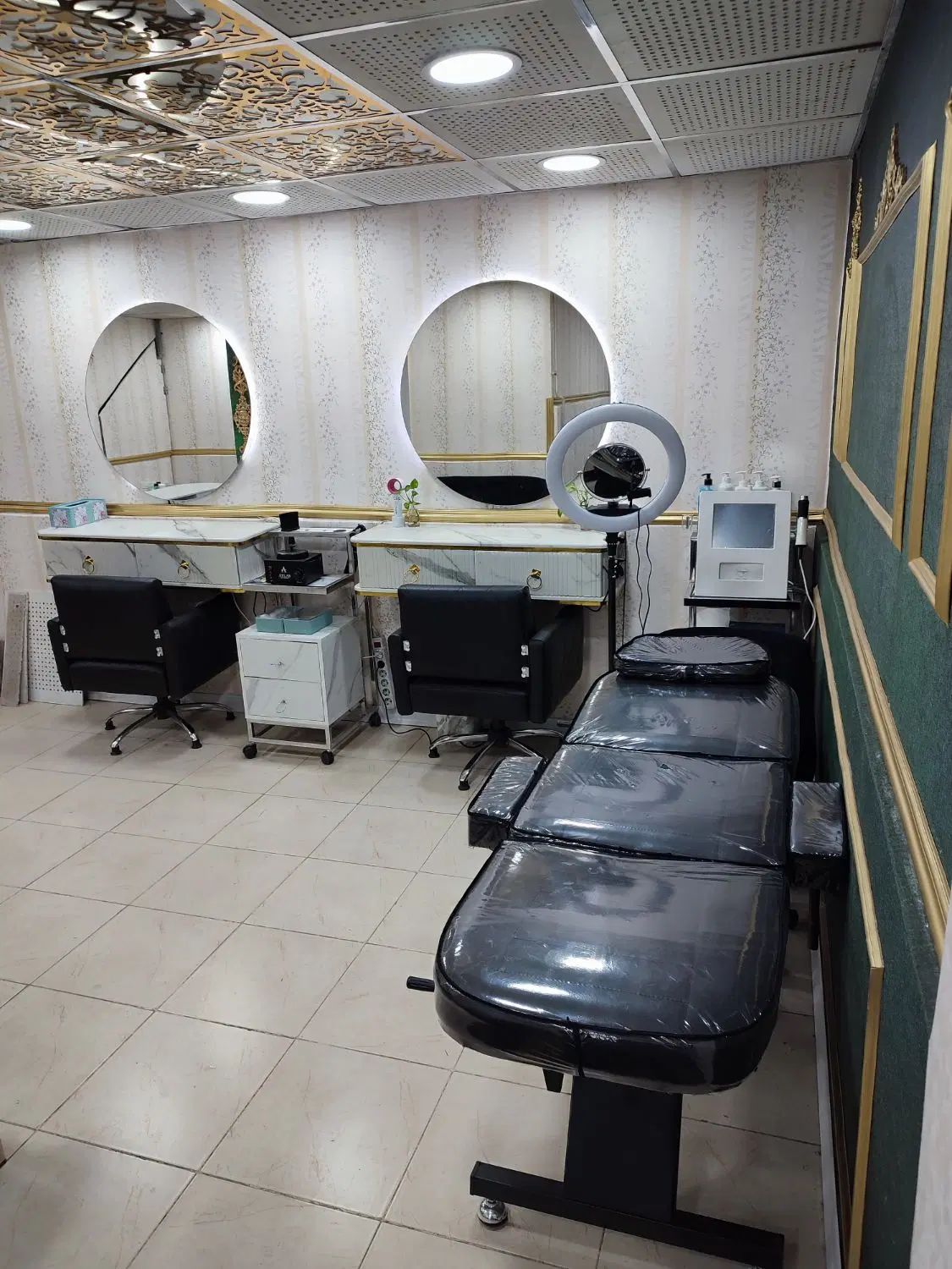 دعوت به همکاری ناخن کار شینیون کار و میکاپ آرتیست|استخدام درمانی، زیبایی، بهداشتی|اسلام‌شهر, باغ فیض|دیوار