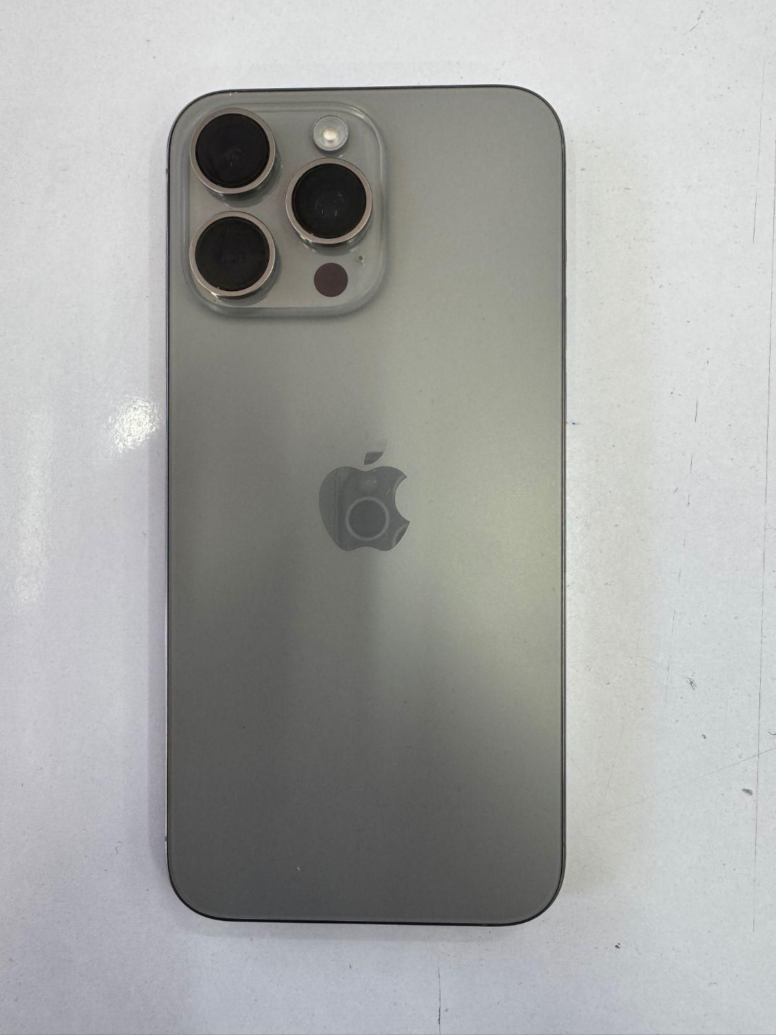اپل iPhone 15 Pro Max با حافظهٔ ۲۵۶ گیگابایت|موبایل|مشهد, دانشجو|دیوار