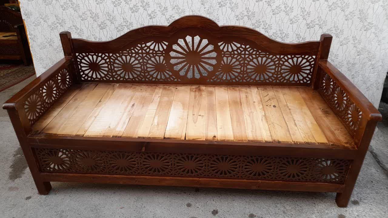 تخت سنتی|مبلمان خانگی و میز عسلی|اصفهان, دوطفلان|دیوار