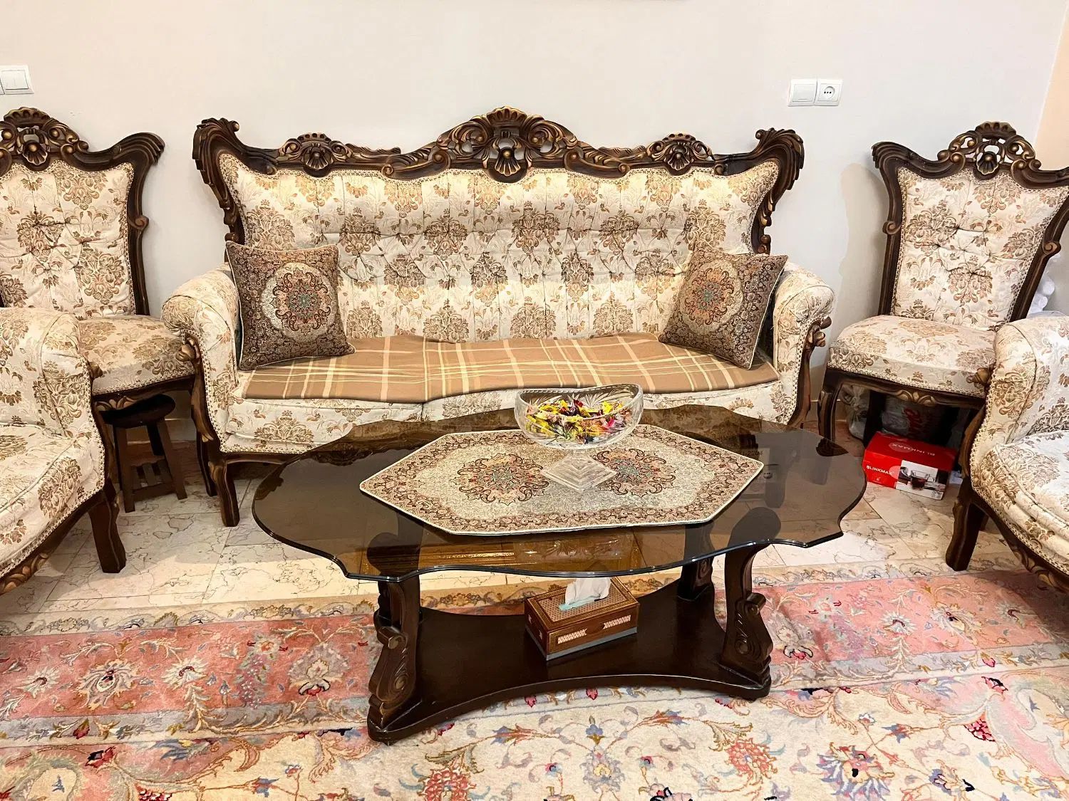 مبل سلطنتی استیل منبت کاری چوب گردو ۹نفره|مبلمان خانگی و میز عسلی|تهران, سازمان برنامه جنوبی|دیوار