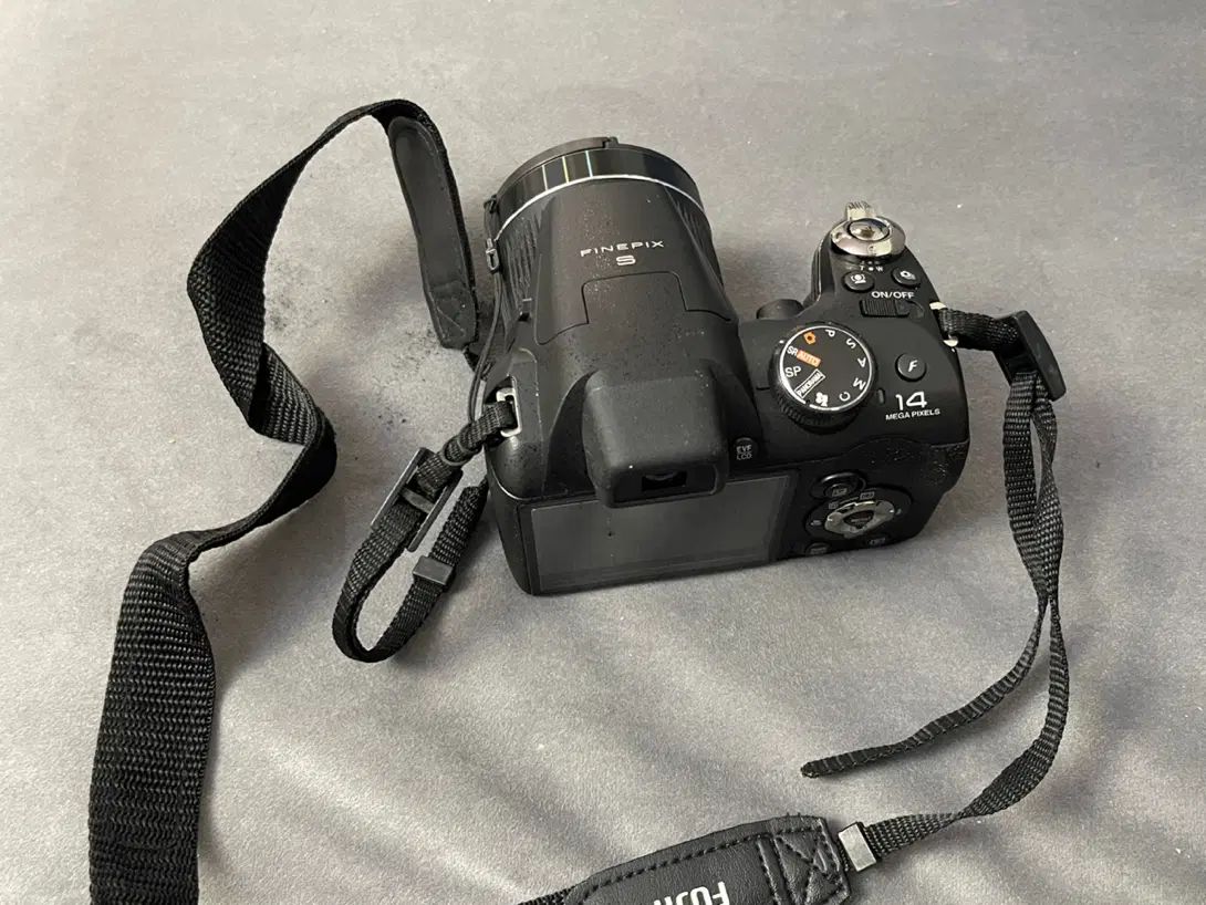دوربین نیمه حرفه‌ای Fujifilm FinePix S4000 درحدنو|دوربین عکاسی و فیلم‌برداری|تهران, مجیدیه|دیوار