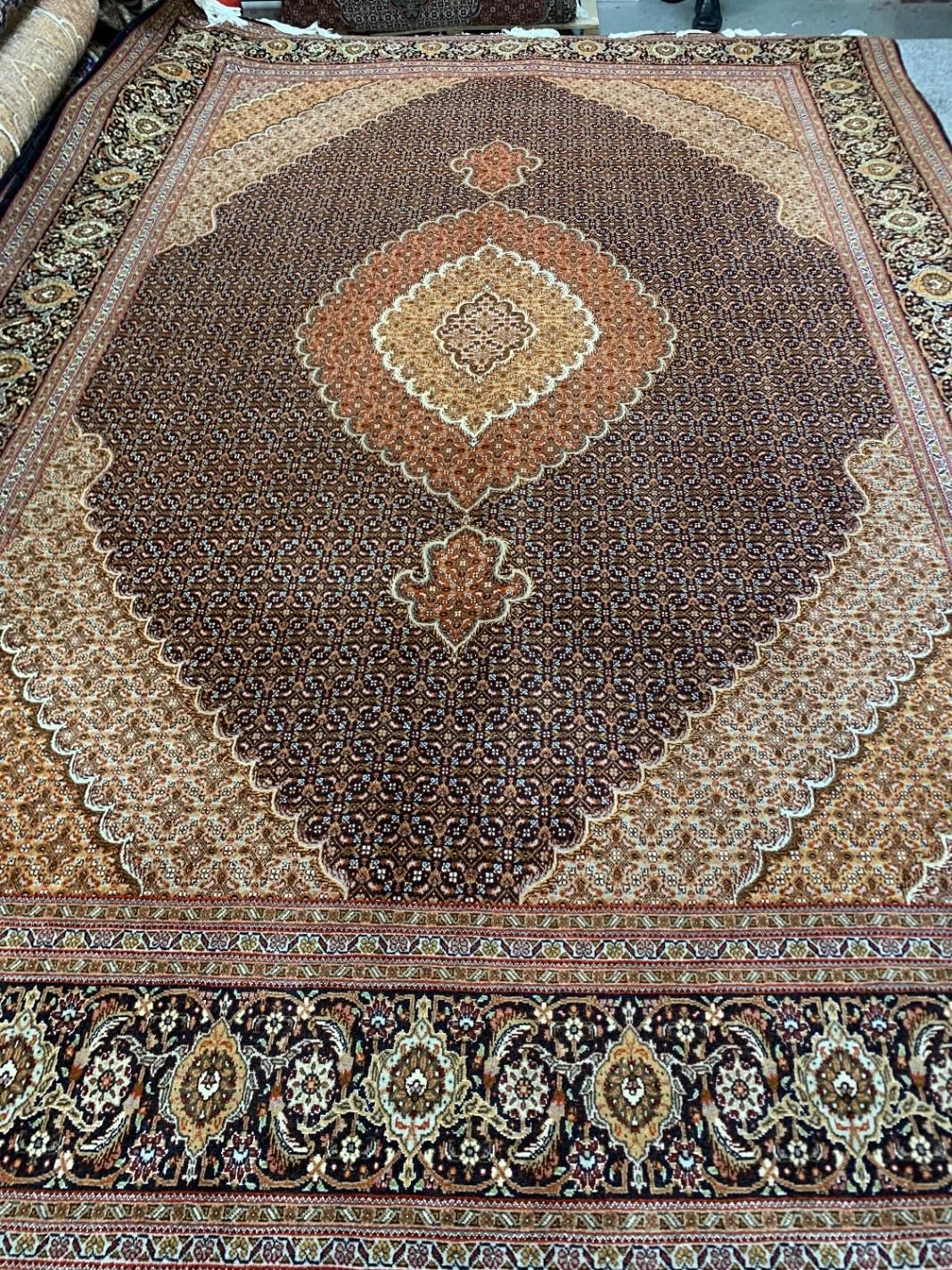 (فرش حق زاده)جفت فرش۹متری ماهی۴۰رج زمینه سرمه ای|فرش|تبریز, |دیوار