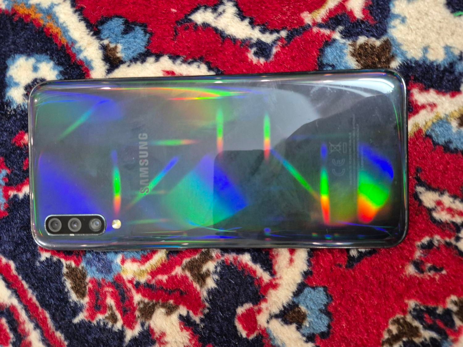 سامسونگ Galaxy A70 با حافظهٔ ۱۲۸ گیگابایت|موبایل|اصفهان, خرم|دیوار