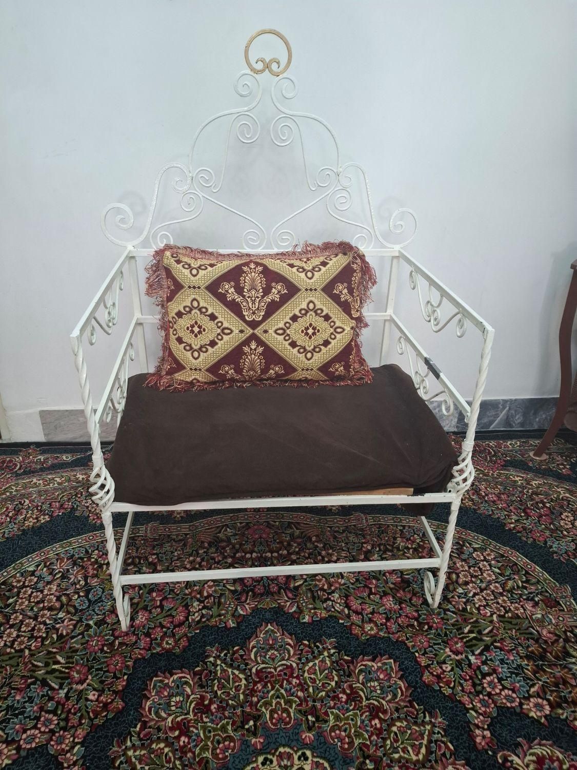 صندلی|صندلی و نیمکت|بروجرد, |دیوار