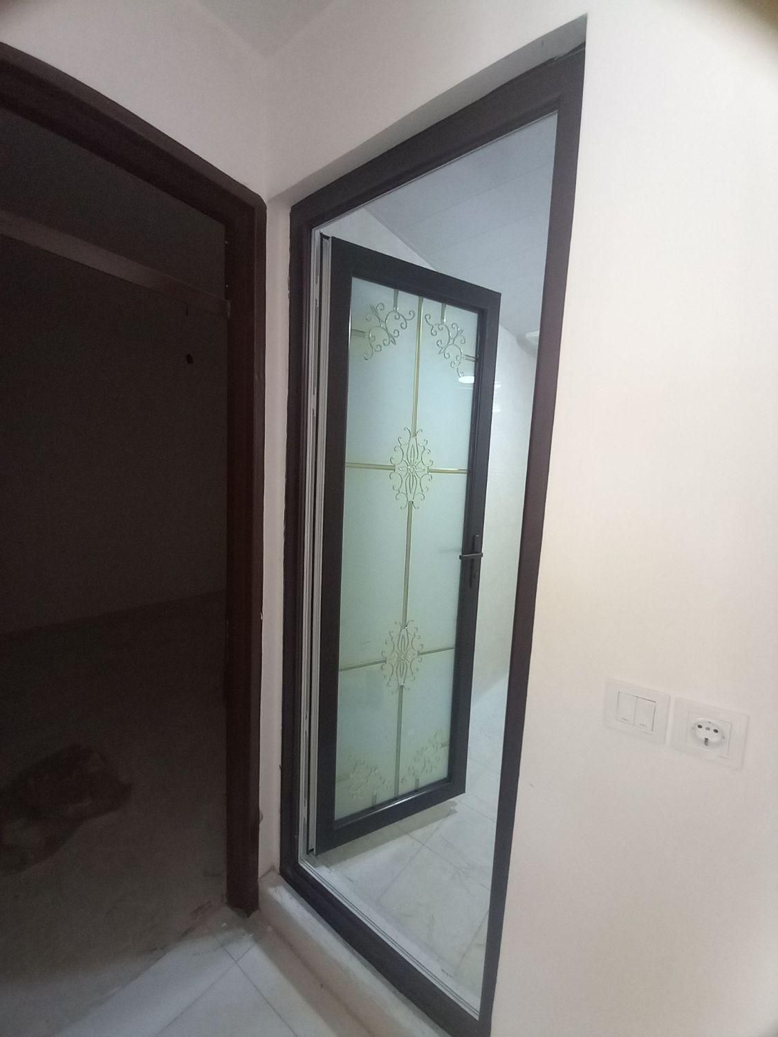 تعمیر رگلاژ درب و پنجره پی وی سی تضمینی|خدمات پیشه و مهارت|تبریز, |دیوار