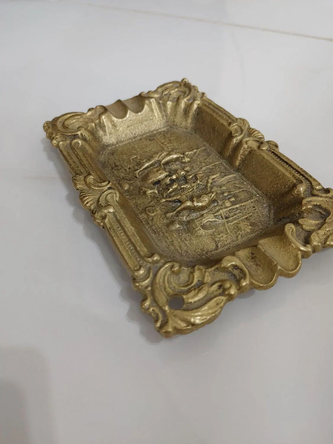 زیر سیگاری برنجی کارشده اروپایی سنگین|کلکسیون اشیاء عتیقه|مشکیندشت, |دیوار